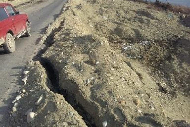 Gürcüstanda torpaq sürüşməsi baş verib 