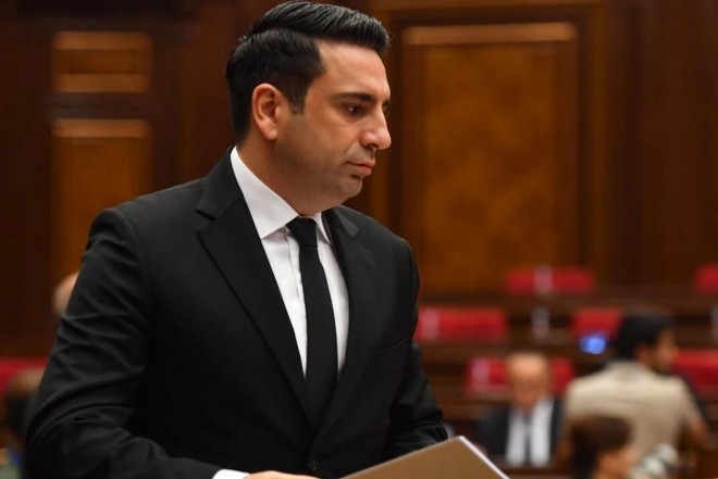 Alen Simonyan boşandı – 25 yaşlı modellə sevgilidir