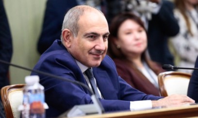 Ermənistanın baş naziri istefaya çağırıldı