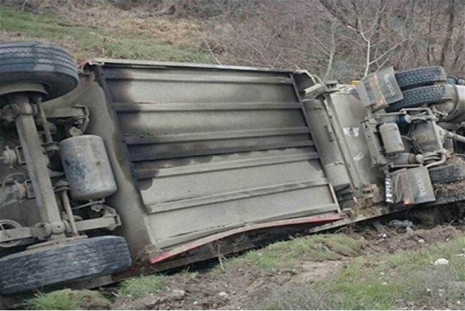 Ağstafada kran aşıb, xəsarət alanlar var 
