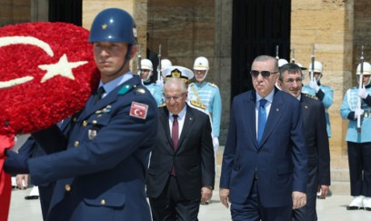 Ərdoğan: "Millətimizin gələcəyini təmin etmək üçün tarixi addımlar atırıq" 