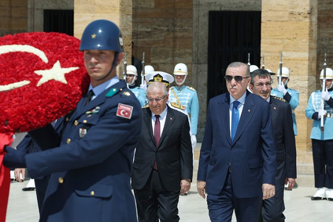 Ərdoğan: "Millətimizin gələcəyini təmin etmək üçün tarixi addımlar atırıq" 