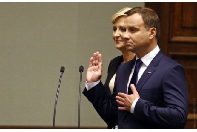 Polşa prezidenti and içdi