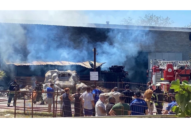 Türkiyədə yanaşı üç fabrik YANDI