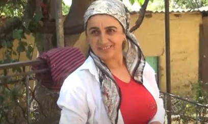Cəlilabadlı qadın kəndə hücum edən çaqqalı əlləri ilə öldürdü - Video